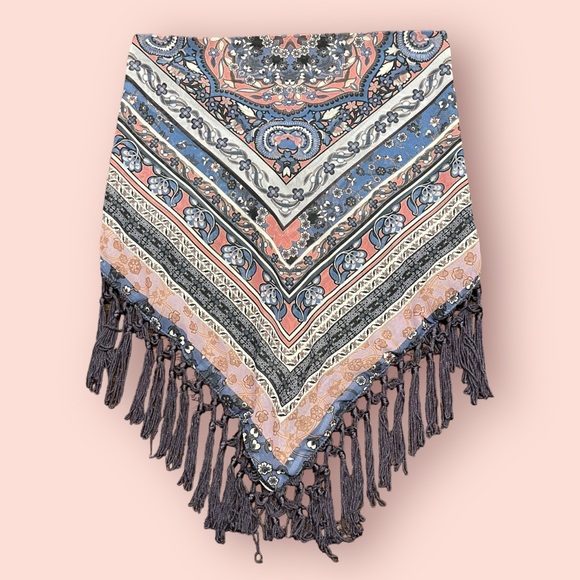 Bandana Fringe Top - Picture 2 of 3